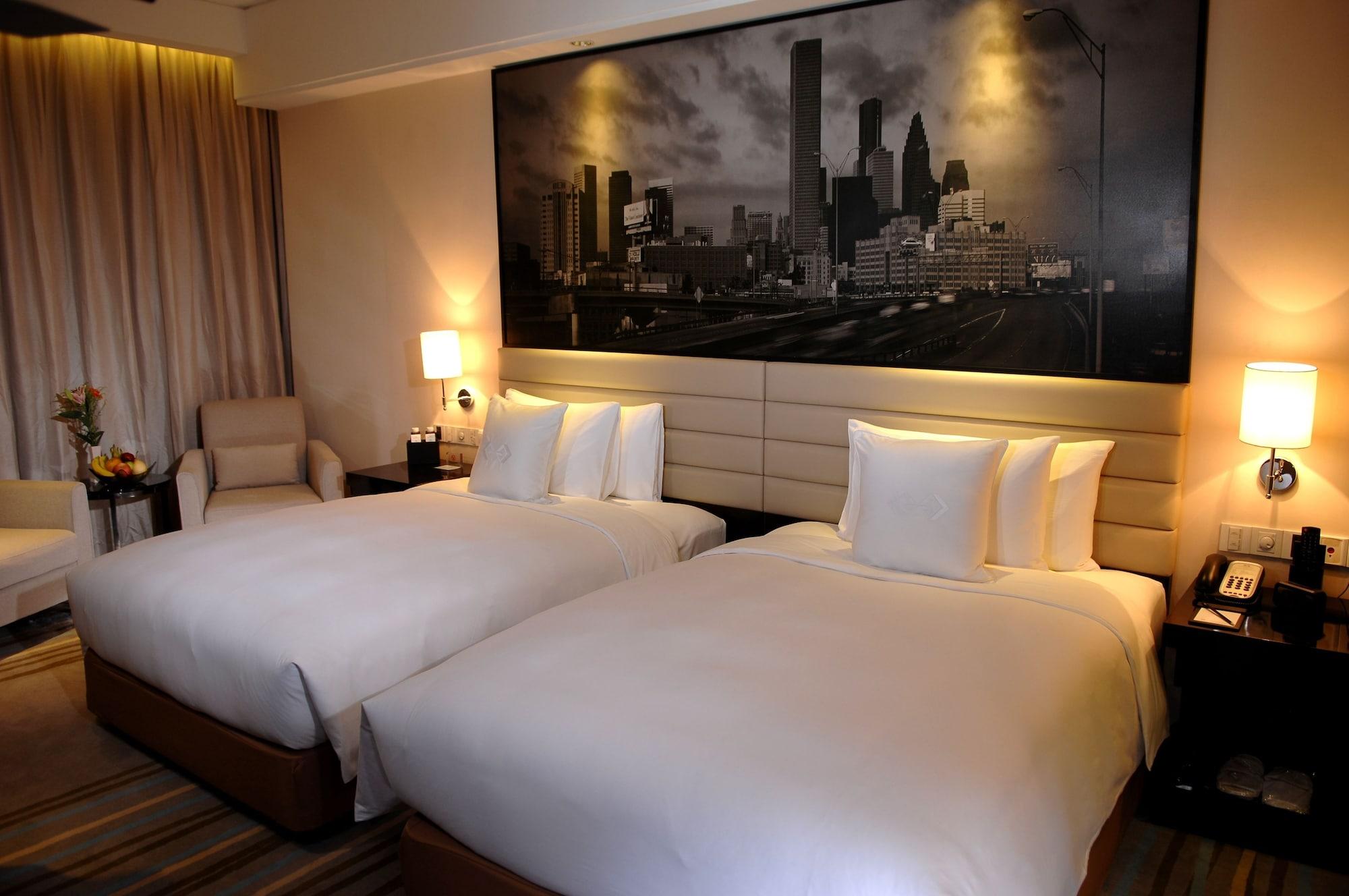 Haoyin Gloria Plaza Hotel Guangzhou Bagian luar foto
