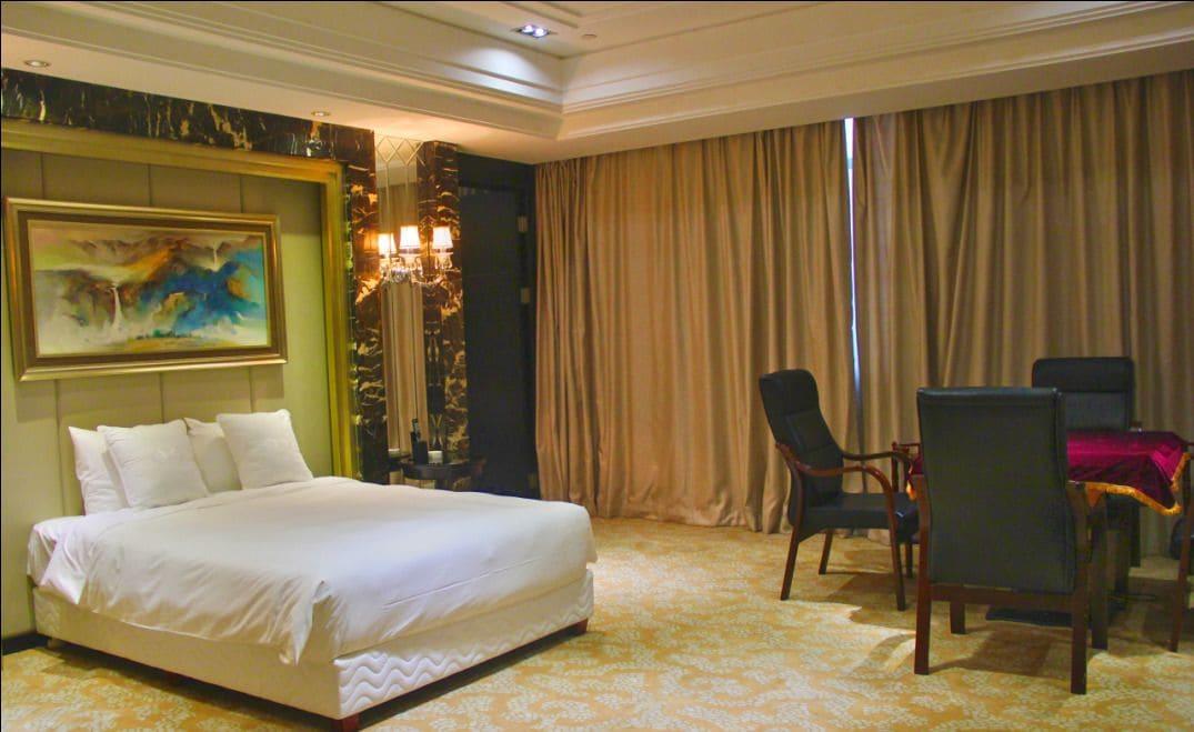 Haoyin Gloria Plaza Hotel Guangzhou Bagian luar foto