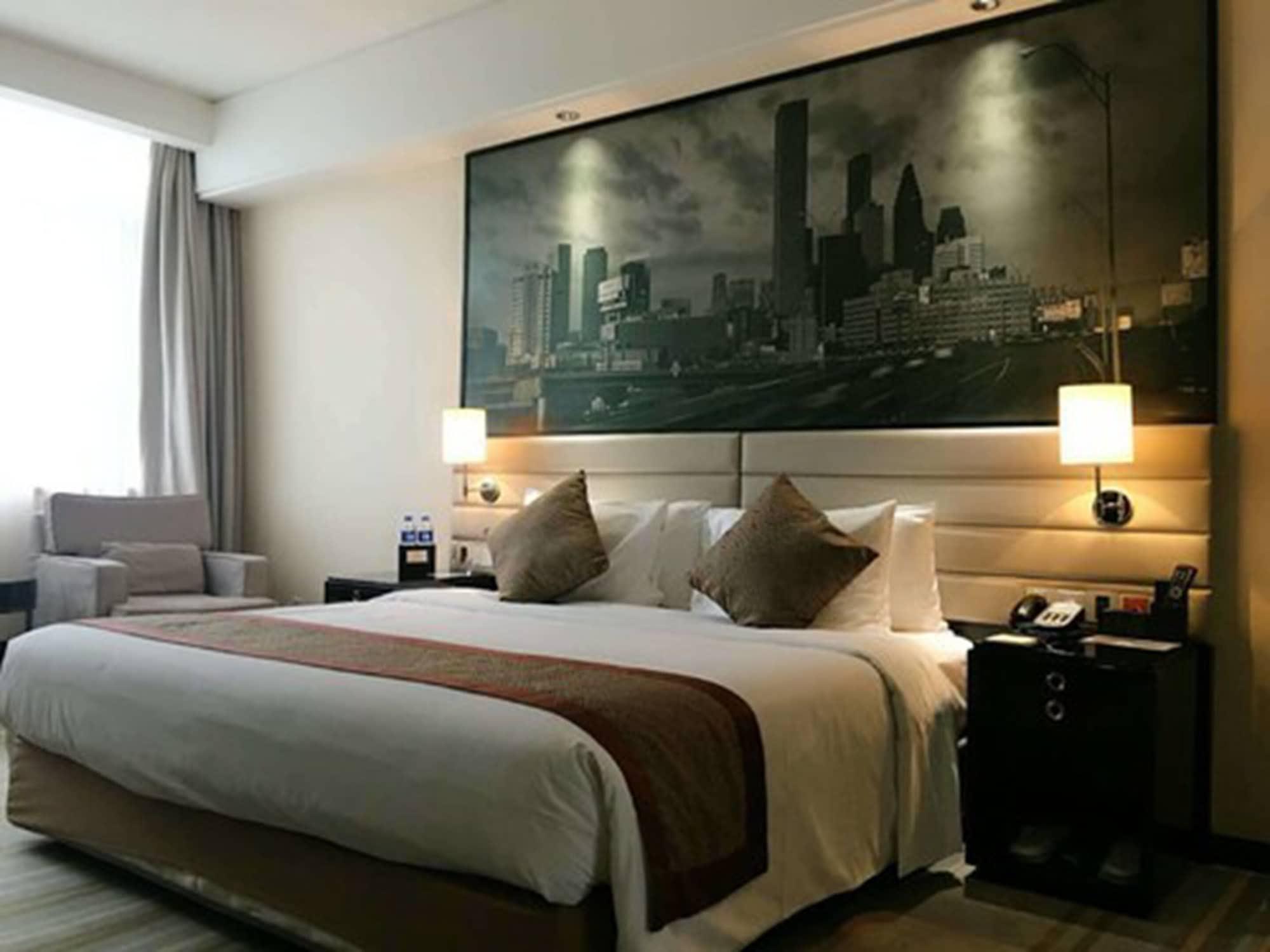 Haoyin Gloria Plaza Hotel Guangzhou Bagian luar foto