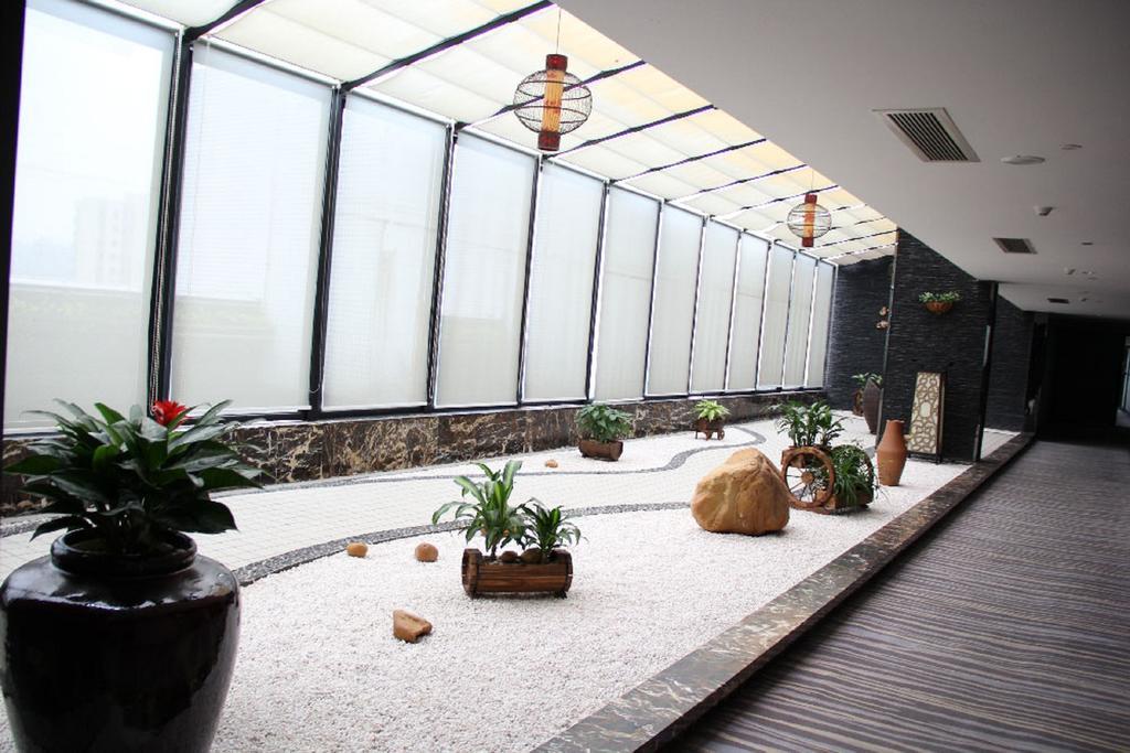 Haoyin Gloria Plaza Hotel Guangzhou Bagian luar foto