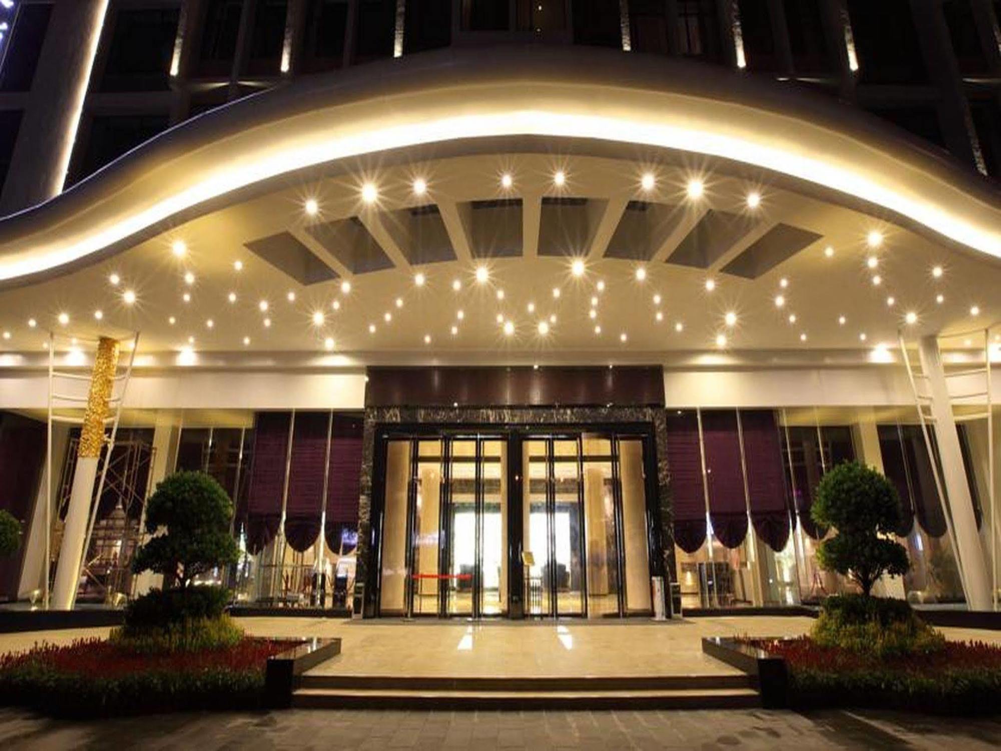Haoyin Gloria Plaza Hotel Guangzhou Bagian luar foto