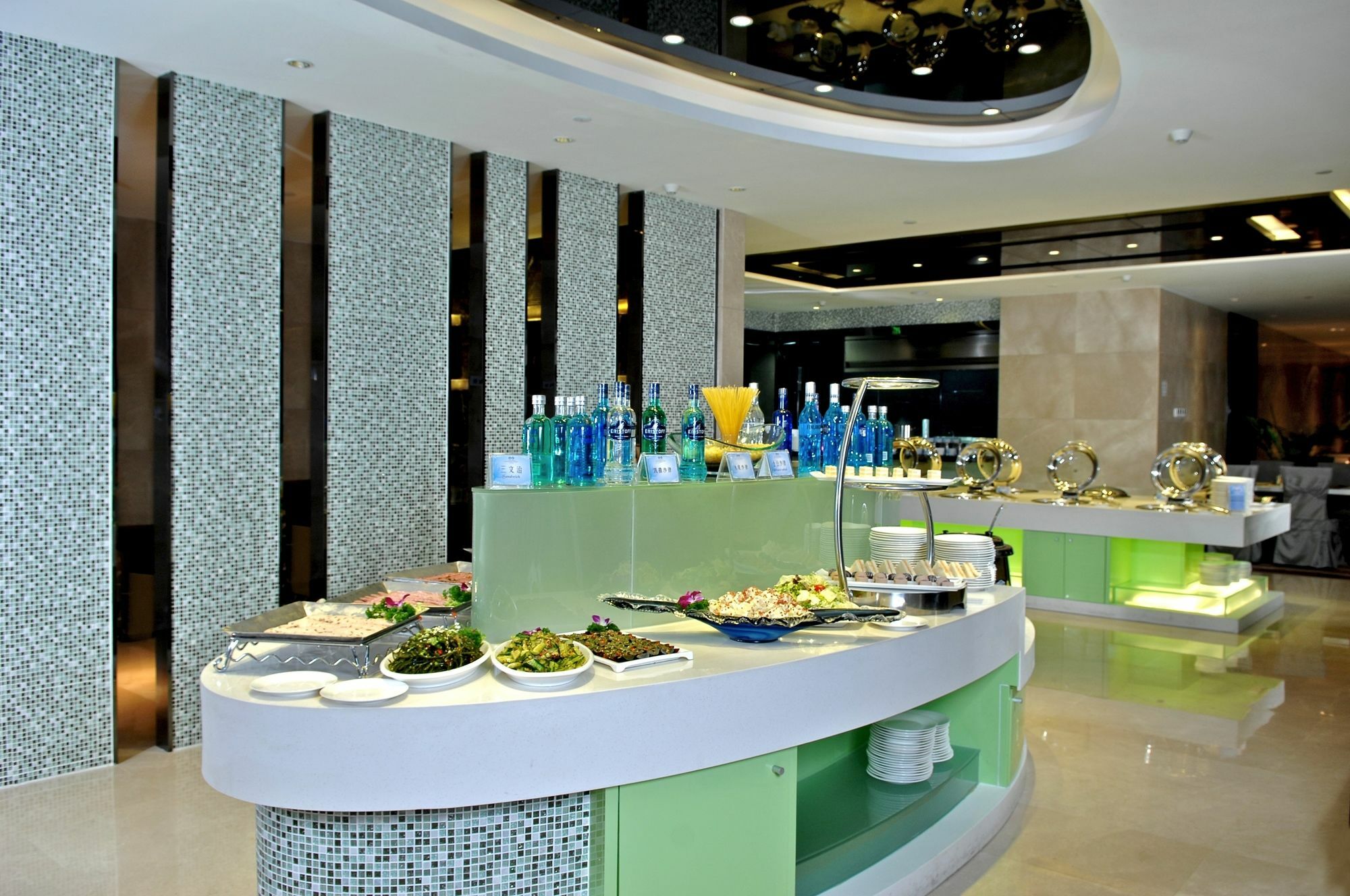 Haoyin Gloria Plaza Hotel Guangzhou Bagian luar foto