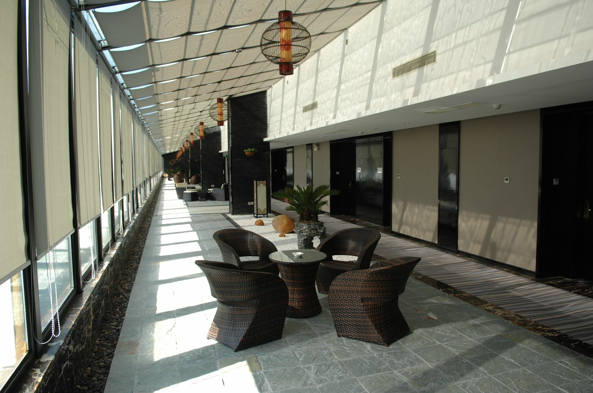 Haoyin Gloria Plaza Hotel Guangzhou Bagian luar foto
