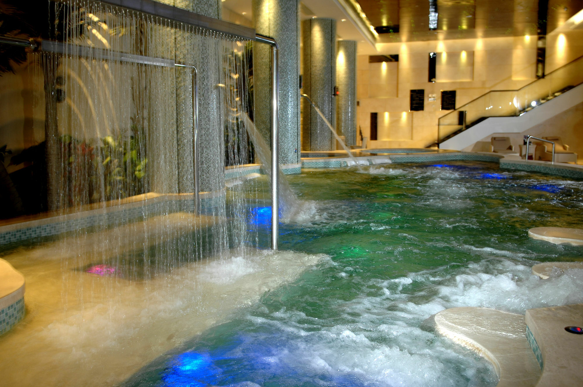 Haoyin Gloria Plaza Hotel Guangzhou Bagian luar foto